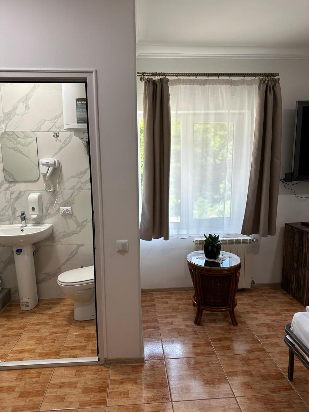 Гранд Хостел TTchernivtsi Extérieur photo