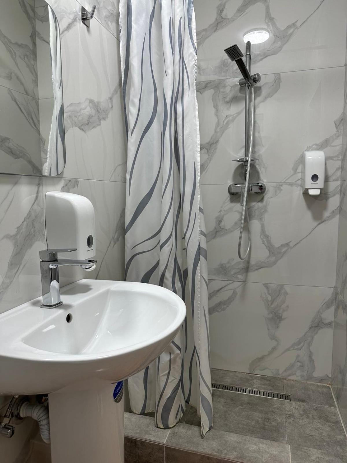 Гранд Хостел TTchernivtsi Extérieur photo