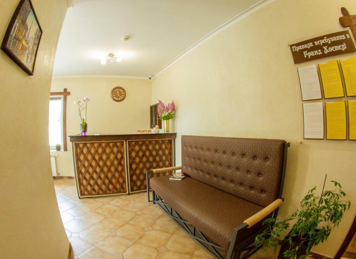 Гранд Хостел TTchernivtsi Extérieur photo